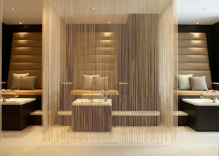 Отель The Europe & Fossa