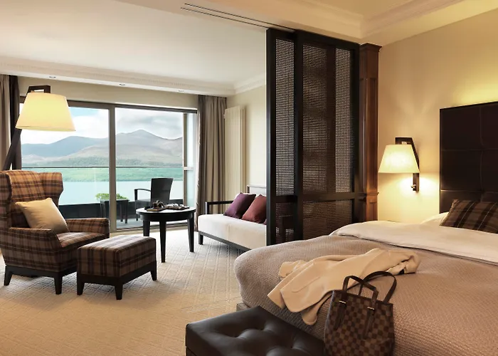 The Europe & Отель