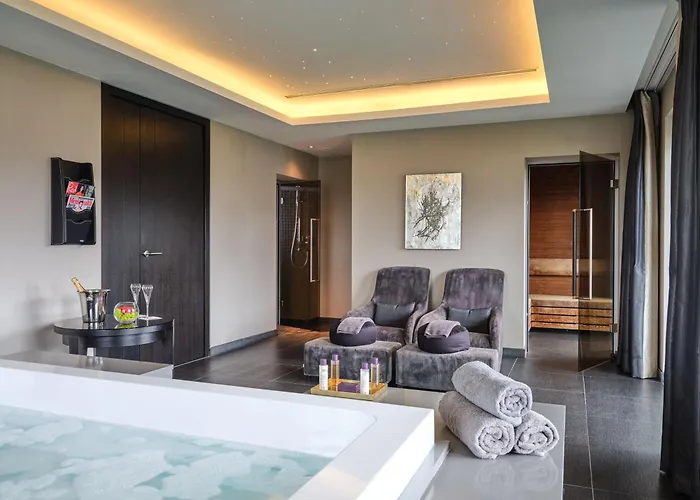 Отель The Europe & Fossa