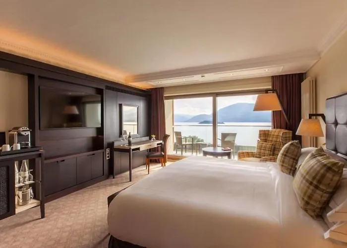 The Europe & Отель