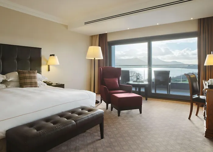 The Europe & Отель