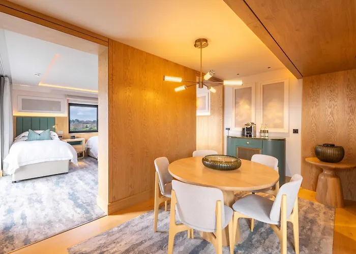 Отель The Europe & Fossa